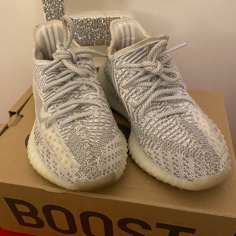 Yeezy Boost 350 V2